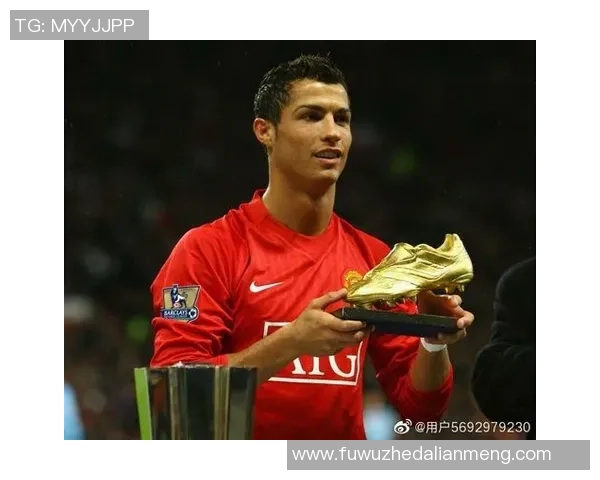 足球巨星背部纹身图案背后故事与个性展现魅力解析